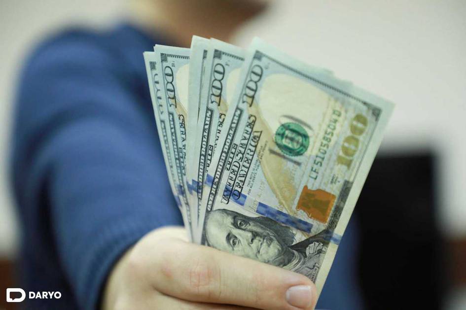 Ўзбекистонда доллар курси салкам 12 200 сўм бўлди